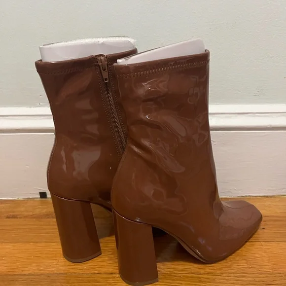 NWOT Steve Madden Brown Heeled Boots - Picture 2 of 4